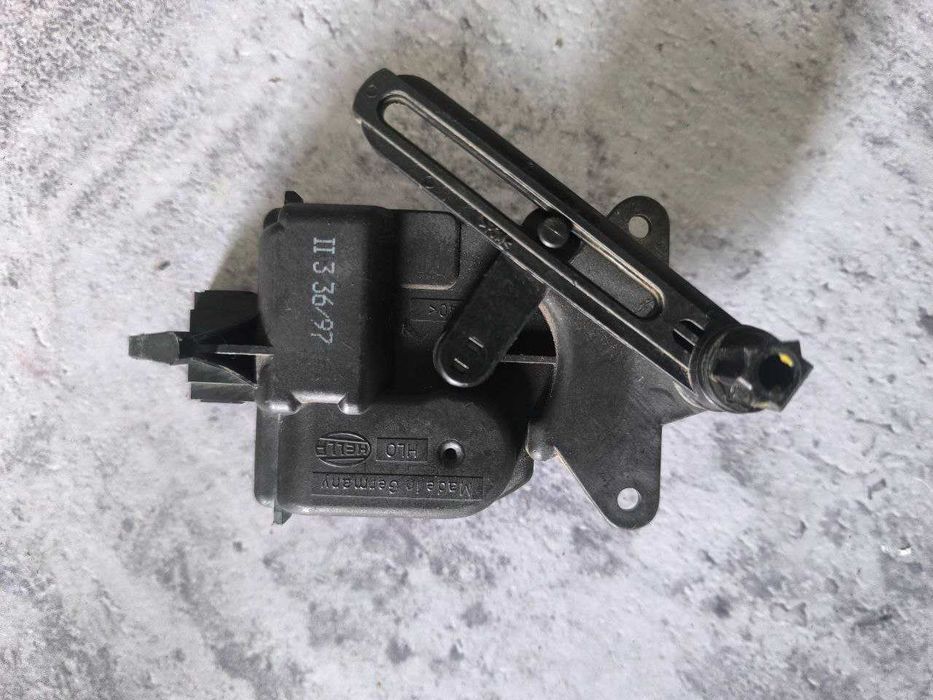 Моторчик сервопривід заслінки пічки VAG   1J0907511  /  6NN00762600