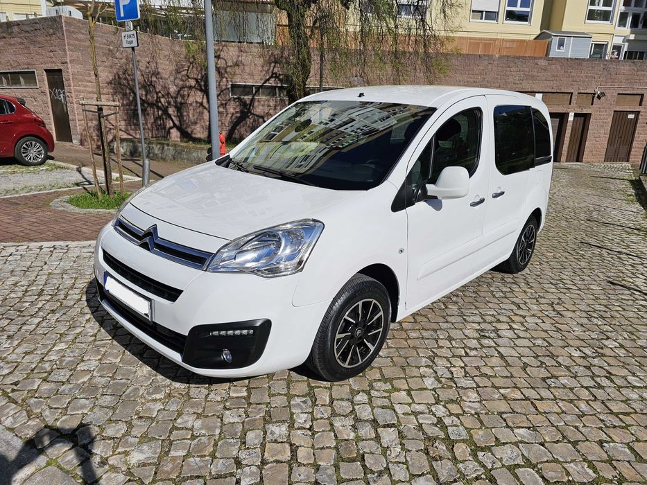Berlingo 1.6 HDI Com Rampa Para Cadeira Rodas / Mobilidade Reduzida