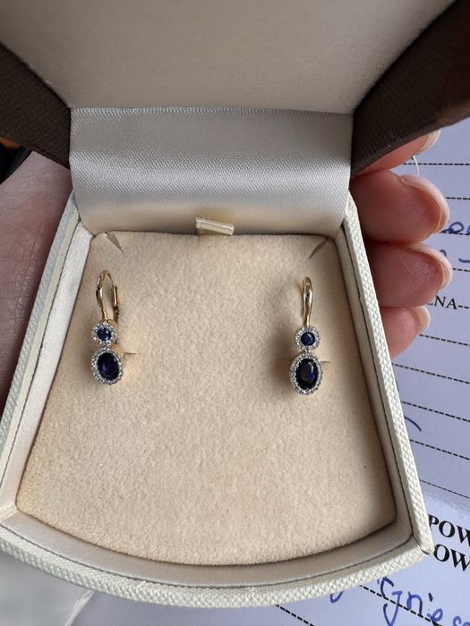 Złote kolczyki z diamentami i szafirami