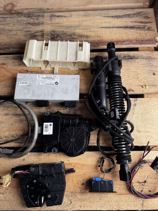 Електро багажник BMW F10 rest комплект