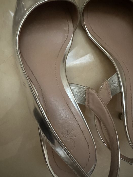 Продам босоножки женские