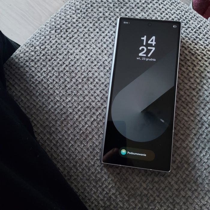 Sprzedam samsung Z fold 6 stan idealny 100% bateria cena 2900 . Tel 88