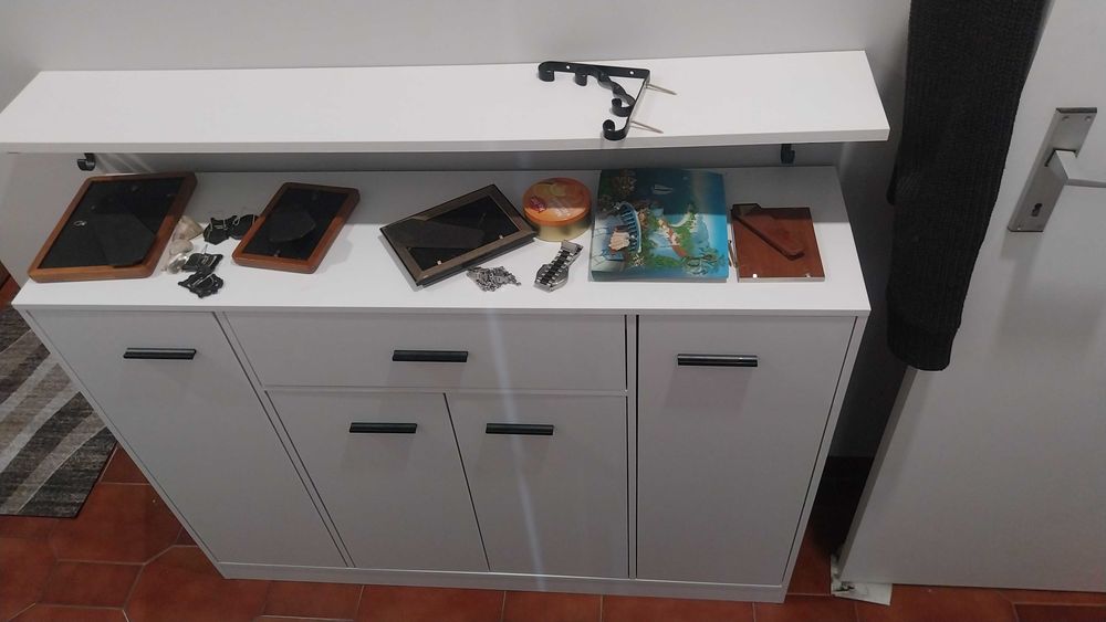 Montagem de Móveis, Pequenas Reparações ao Domicílio e instalação de piso vinilico.