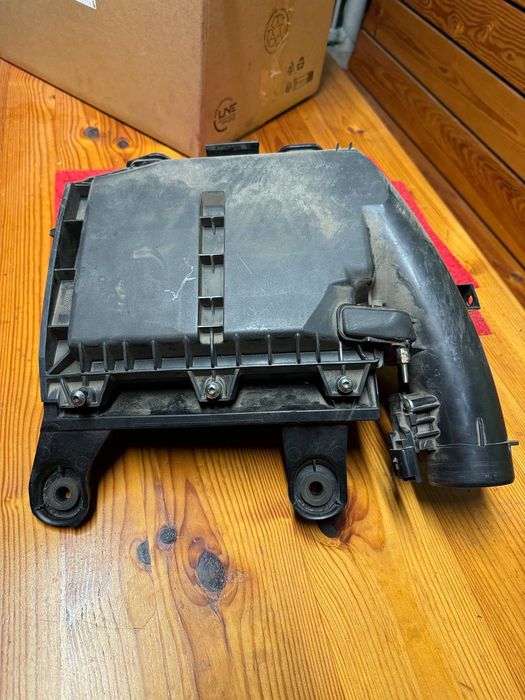 Корпус повітряного фільтру Citroën c4 1.6 blue hdi