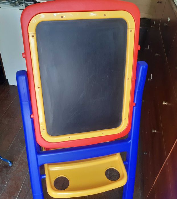 Cavalete Dobrável Plástico Toys'r'Us c/ Tabuleiro Quadro Duplo Ardósia Branco