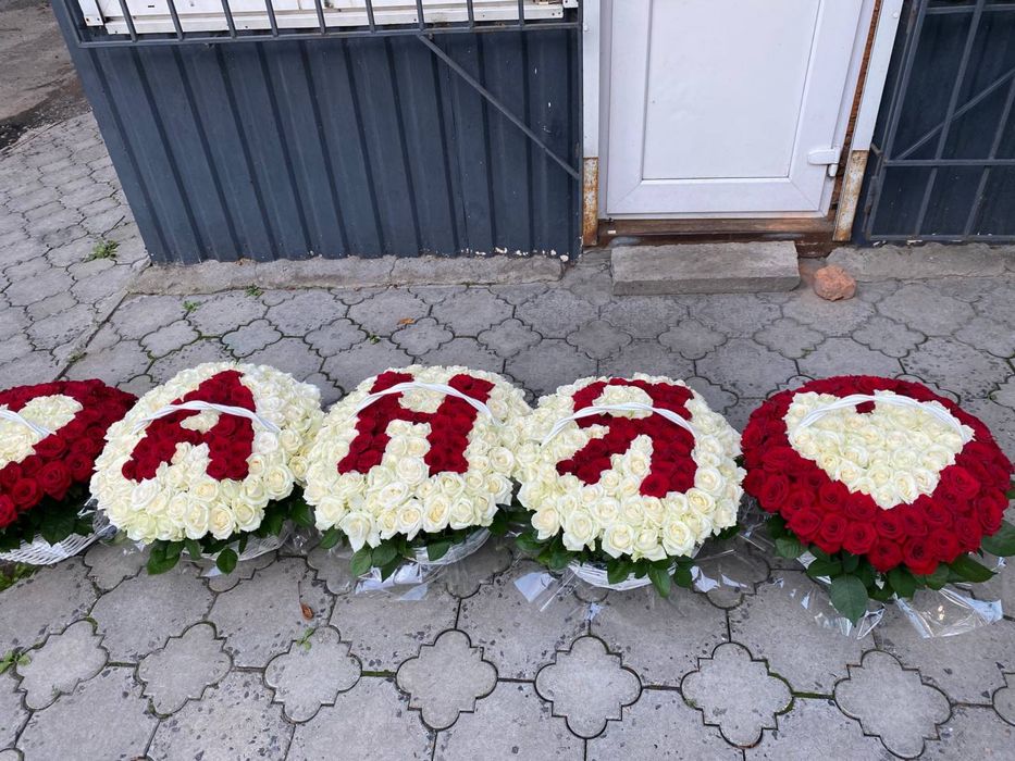 Букеты в корзине
