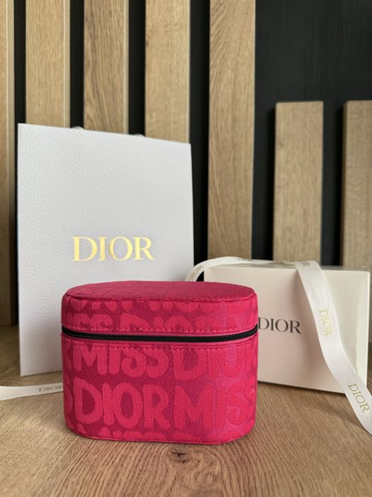 Косметичка від Діор оригінал