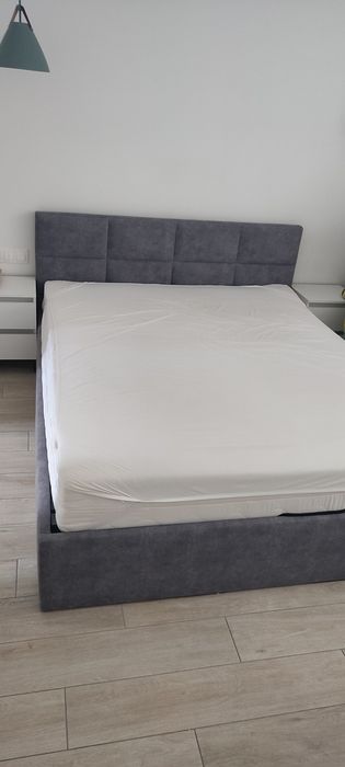 Łóżko małżeńskie z podnośnikiem, 160x200,  stan bdb