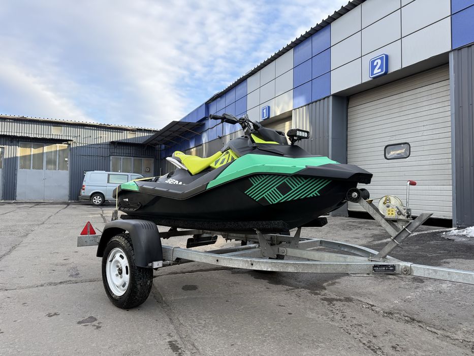 Продам гідроцикл Brp Spark 2 up Trixx