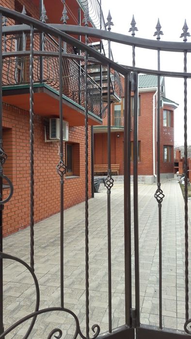 Сдаю дом и номера 70 м от моря Каролино-Бугаз