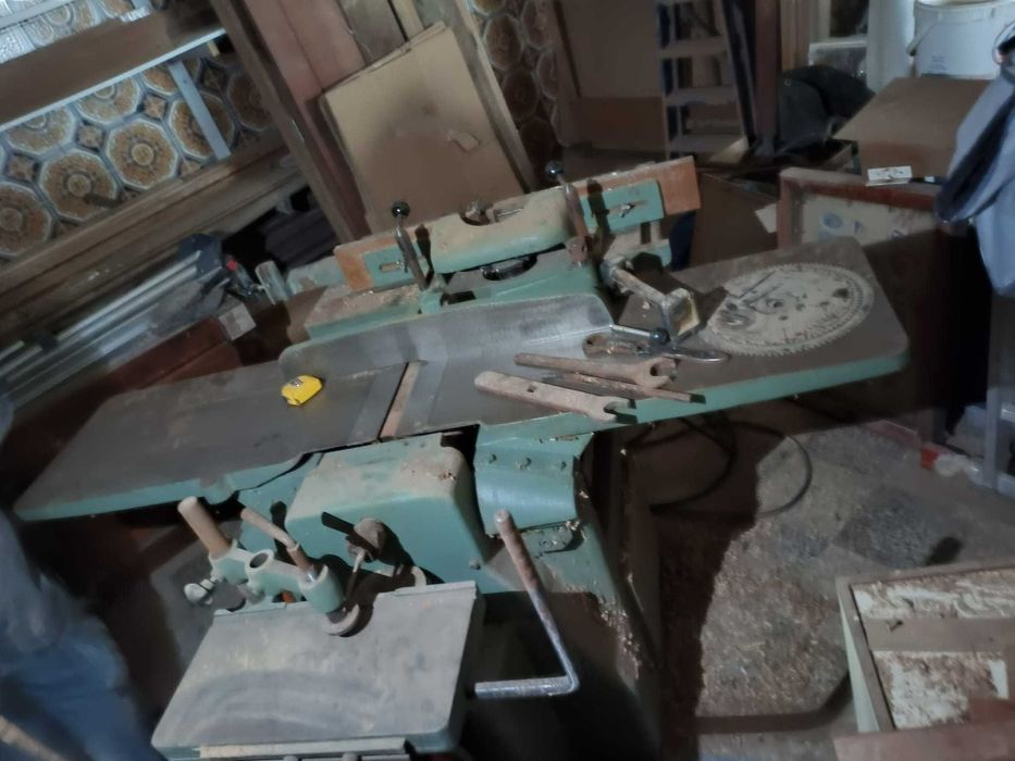 Máquina universal Pinheiro com mesa de 350mm