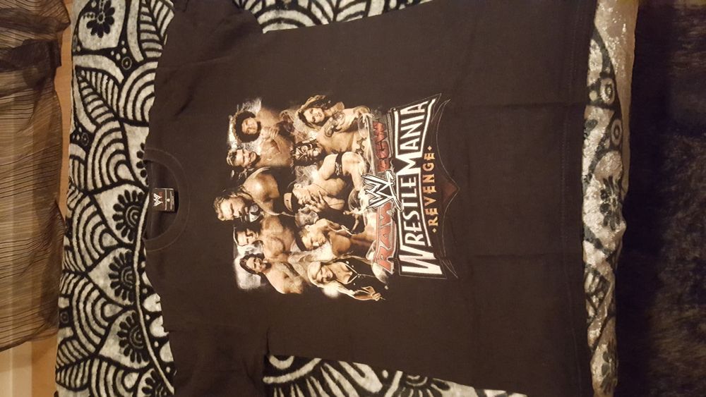 T-shirt wrestlemania revenge tour