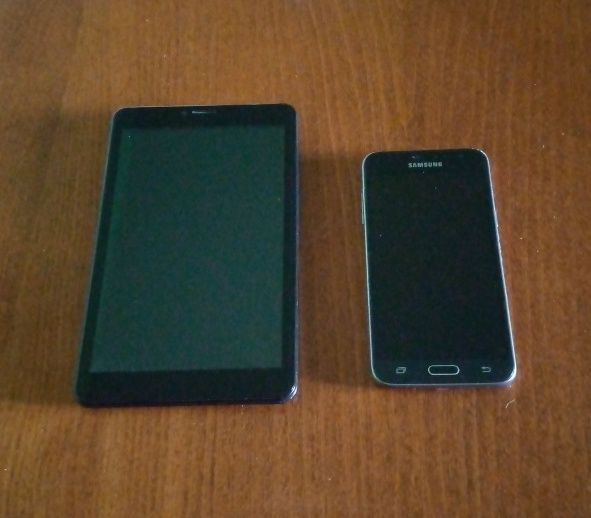 Телефони на запчастини