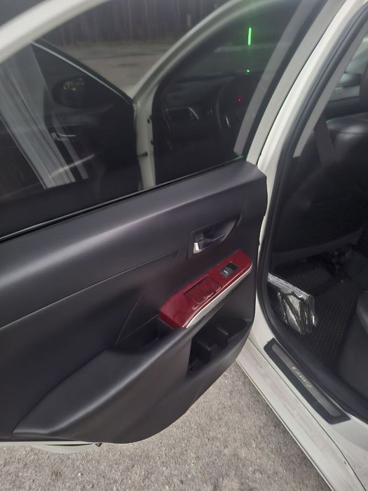 продам автомобиль toyota camry
