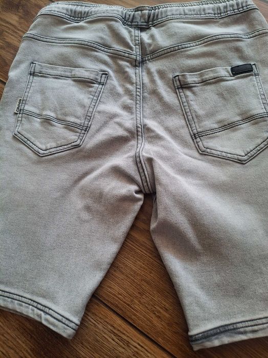 Spodenki typu jogger Cropp