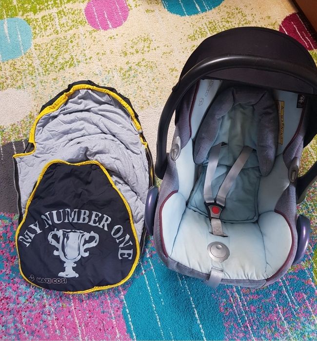 Fotelik Maxi Cosi.