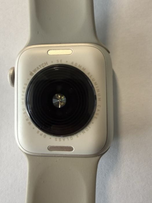 Sprzedam smartwatch Apple SE2