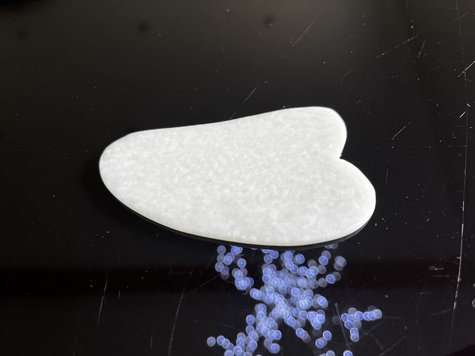 Kamień Gua Sha do masażu twarzy, szyi i dekoltu