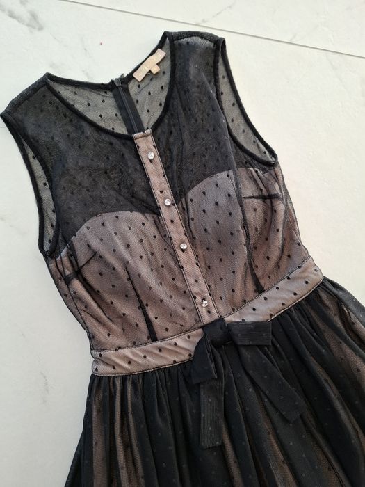 Sukienka czarna tiulowa elegancka świąteczna 36 S midi rozkloszowana