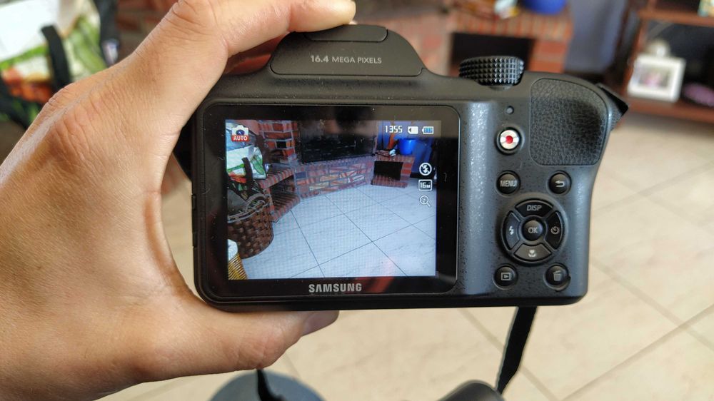 Câmera Samsung WB1100F