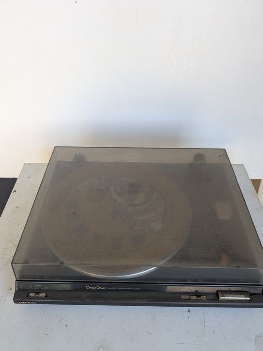 Gira-discos Technics SL-DD2