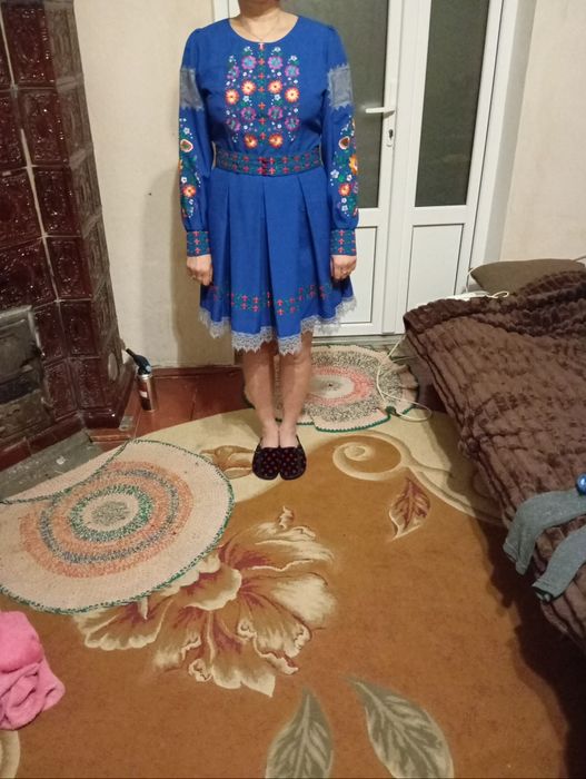 Жіноче вишите плаття