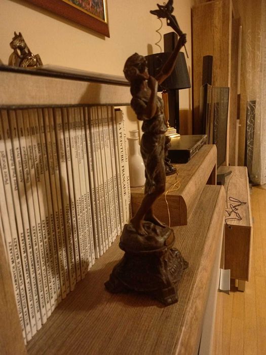 Rzeźba, figura, muza,   brązowienie, XIX w., uzaza