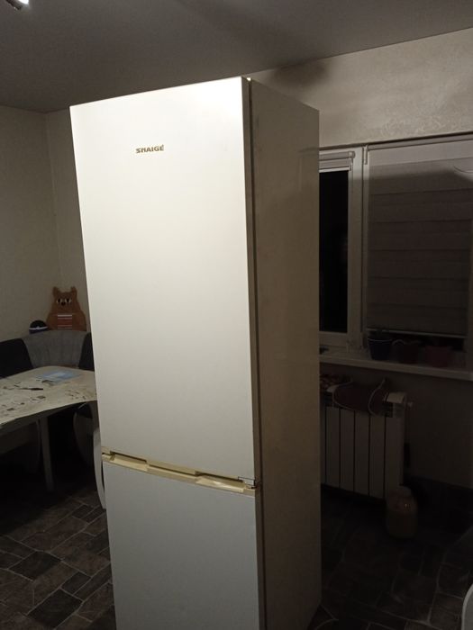 Продам холодильник