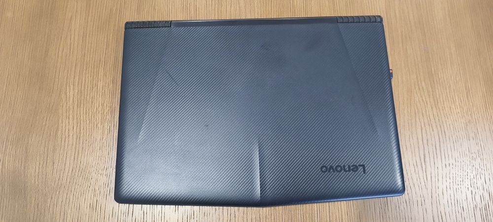 Portátil Lenovo Y520-15IKBN