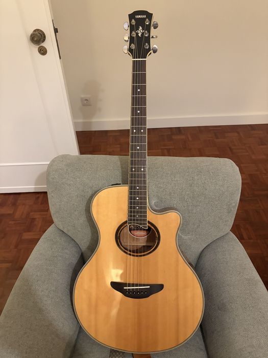 Guitarra Eletro-Acustica Yamaha APX 700ii