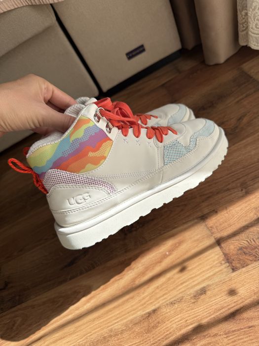 Кросівки UGG стильні і комфортні, оригінал 39 розмір