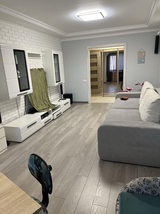 Сдам 2 х к.кв.на Песках в новом доме