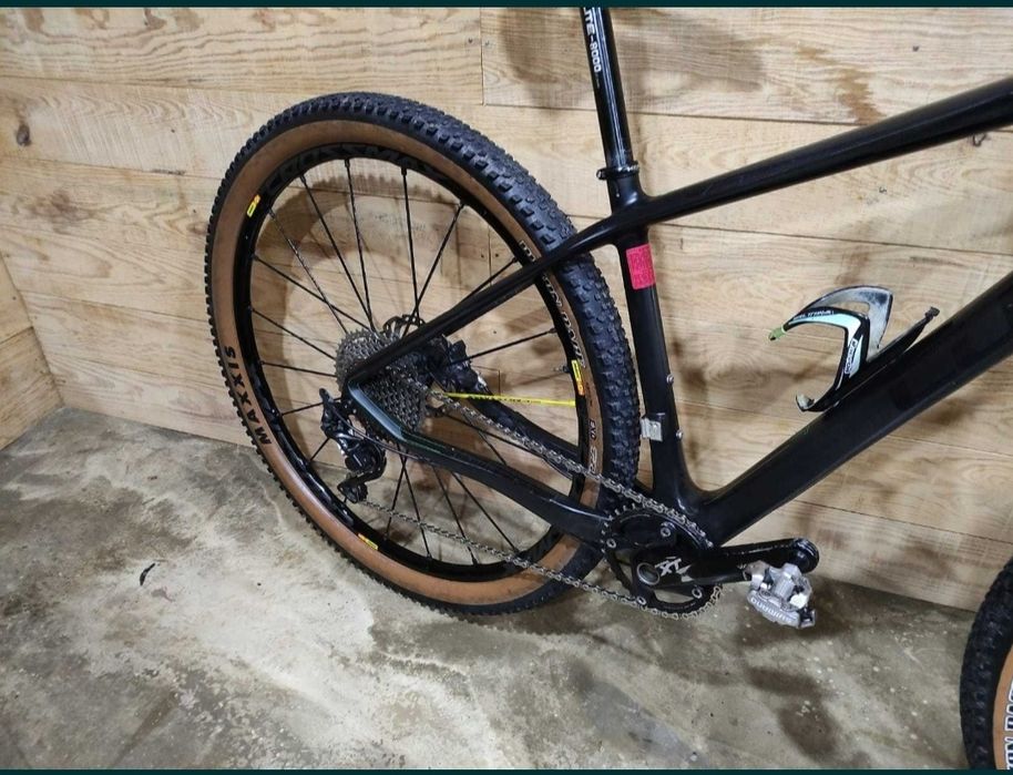 Cube 29 Carbono Tamanho M