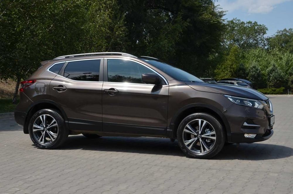 Продам NISSAN QASHQAI 2.0 AWD 2017 года выпуска