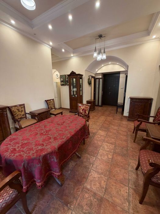 Оренда квартири/офісу в центрі Києва — вул. Тарасівська, 6 | 70 м²