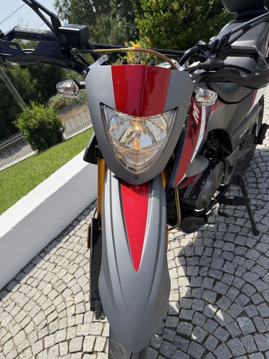 Vendo mota Keeway TXM 125 Supermotard – 2016 – Apenas 5.000 km – Como Nova
