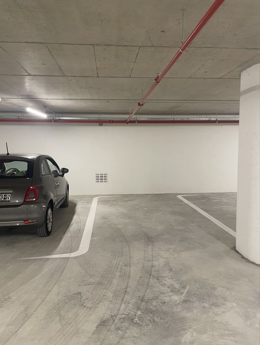 Alugo lugar de garagem