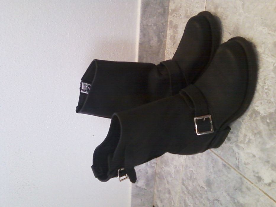 Botas Pretas Frye
