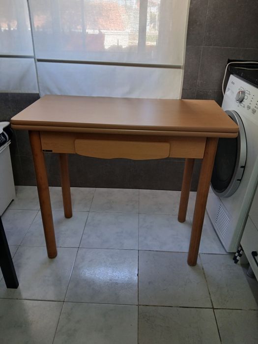 Mesa de cozinha extensível