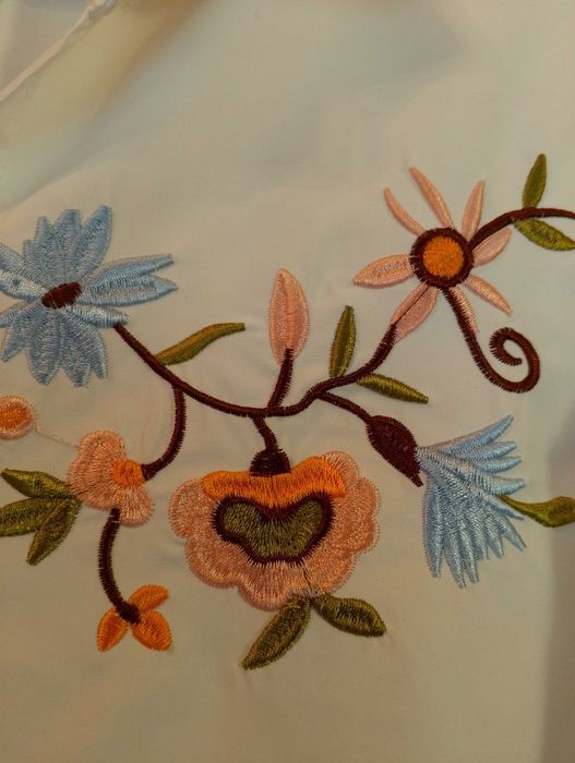 biała bluzka haftowana -M-