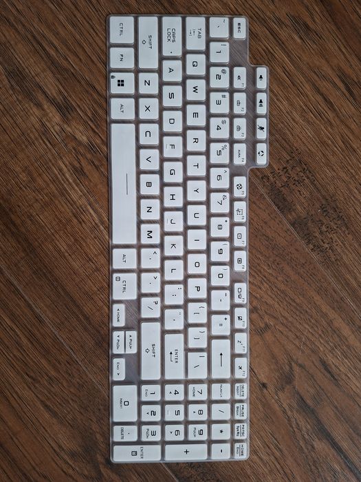 Asus TUF GAMING A16. Miekka ultracienka nakładka na klawiaturę.