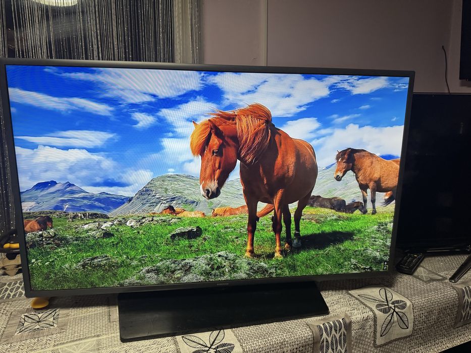 Телевізор Samsung 43