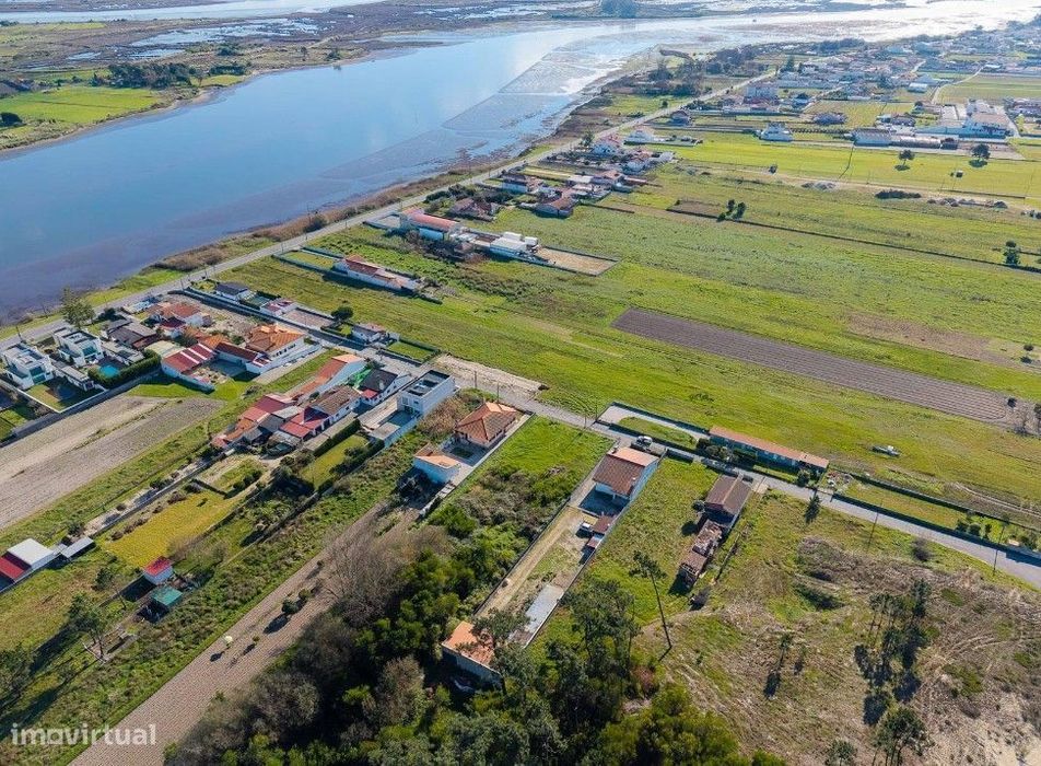 Lote para construção próximo à ria