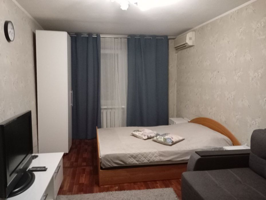 Мечникова Центр 1к на пр.Науки 3 - 800 грн в сутки