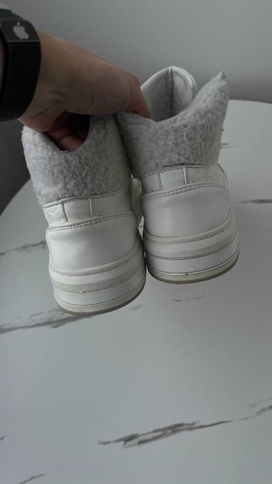 Guess демісезонні ботінки 40 розмір оригінал