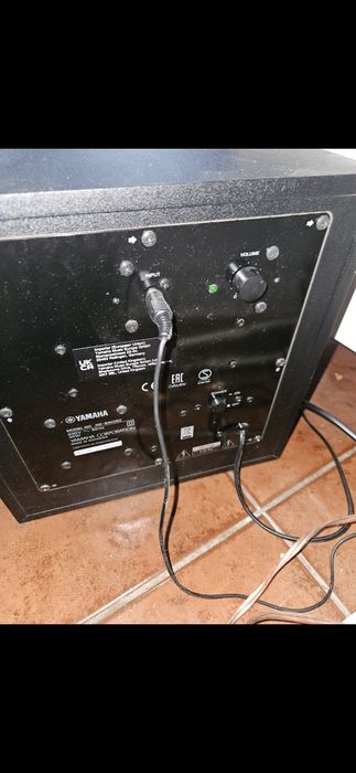 Kit 5.1 Yamaha NS-P41 para home cinema