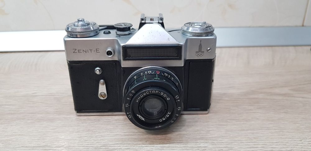 Фотоаппарат Zenit-e, Зенит