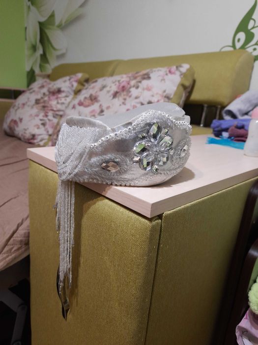 Казахський женский национальний головной убор