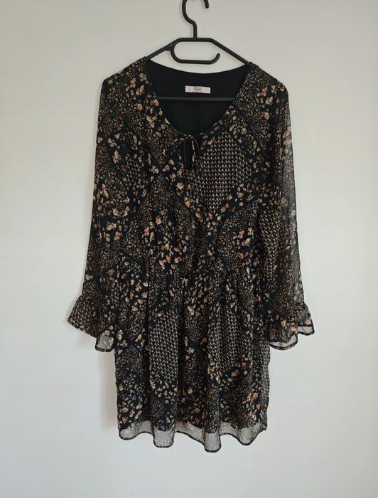 Czarna sukienka w kwiaty, MANGO rozmiar M jesienny look