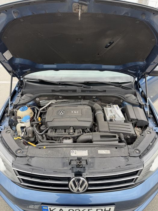 Продаю Volkswagen Jetta 2015